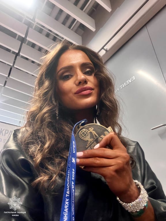 Элизабет Мазур