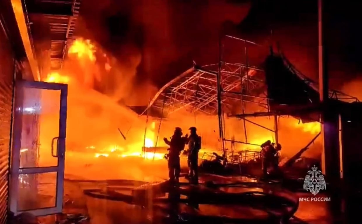 Пожар на российском рынке "Темерник" в Ростове