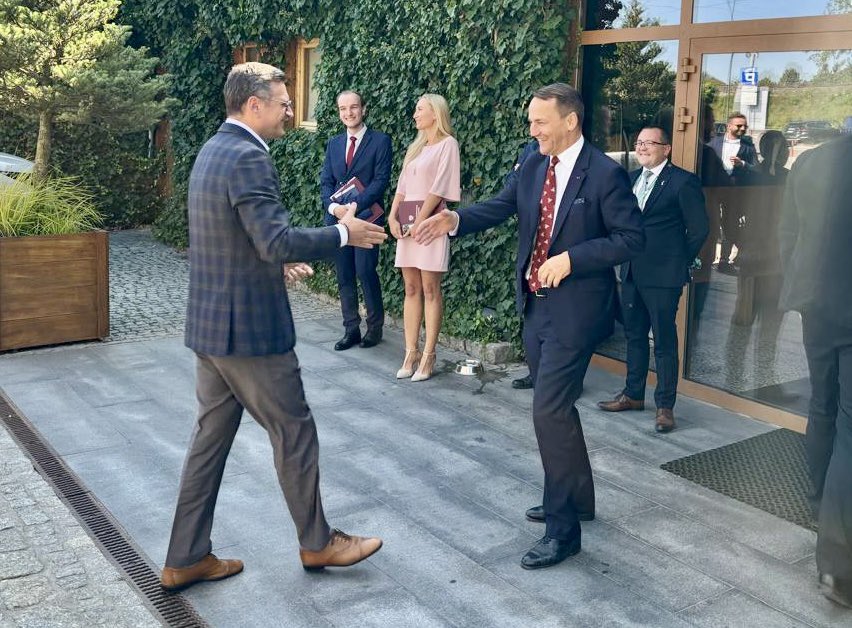 Дмитрий Кулеба и Радослав Сикорский. Фото: Дмитрий Кулеба/Х