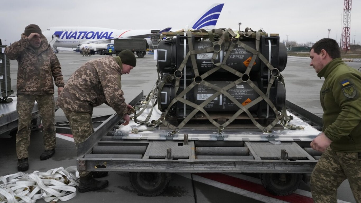 У Британії відповіли, чи скоротять допомогу Україні наступного року