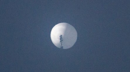 В воздушное пространство США залетел шпионский воздушный шар из Китая: все подробности - 285x160