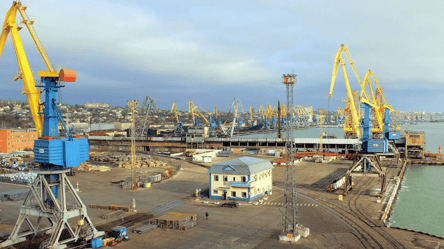 У порту Маріуполя зафіксували чергове судно — чи становить це загрозу для України - 285x160