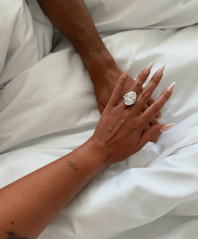 Роналду подарував на заручини розкішну каблучку