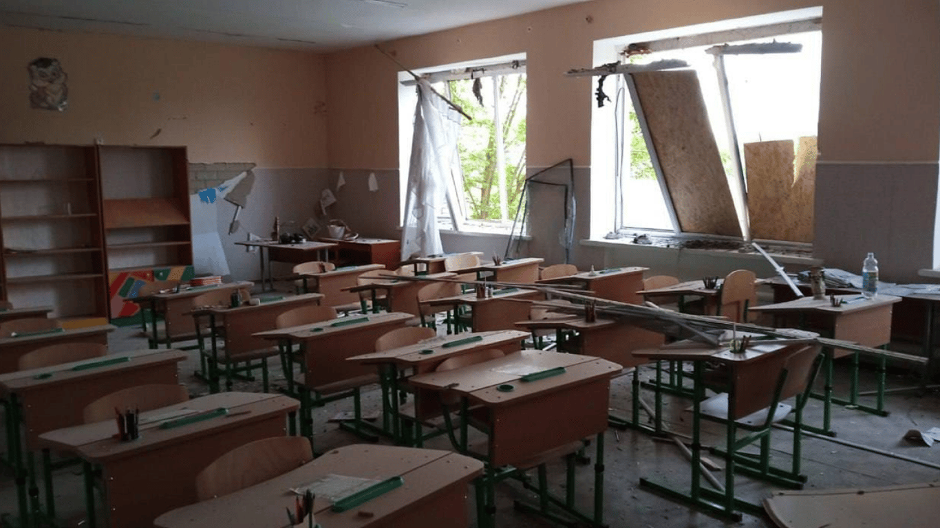 В Херсонской ОВА показали, как выглядят учебные заведения после попадания КАБов