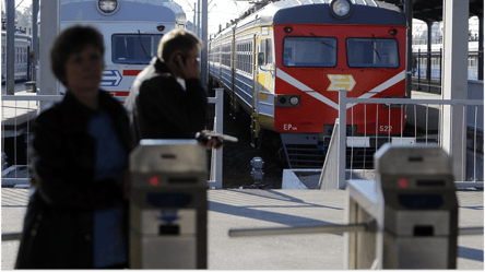 Оплата в електричках — що не влаштовує пасажирів і як реагує УЗ - 285x160