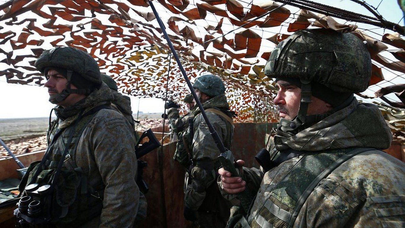 Россияне активизировали возведение укреплений в Крыму