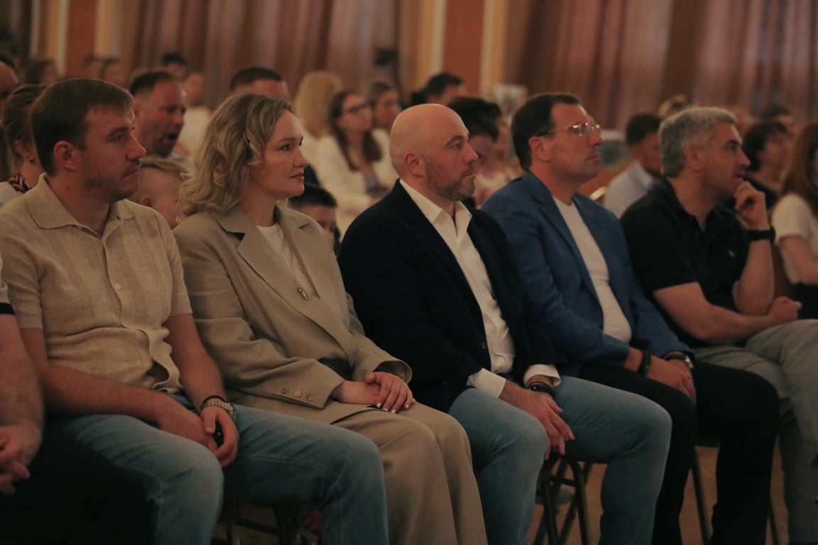 Історії сильних