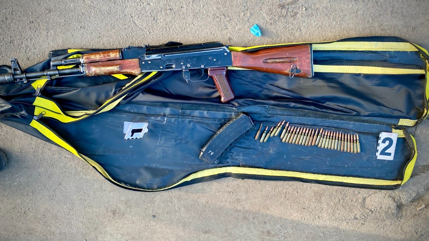Продав автомат з набоями — в Одесі засудили чоловіка за збут зброї