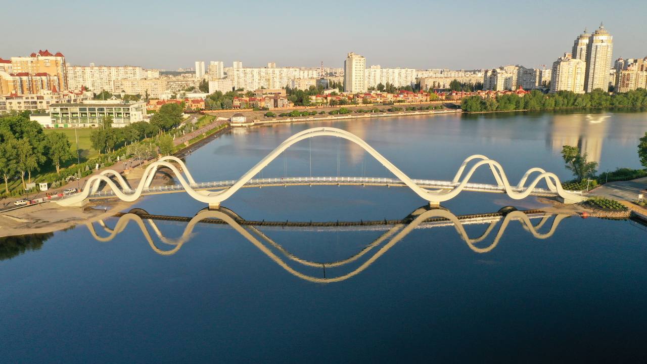 Міст в Києві