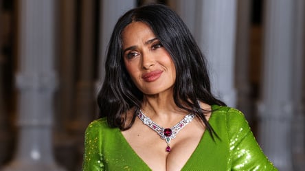 Колір свят — як ялинка Сальми Гаєк задала новий тренд 2026 року - 285x160