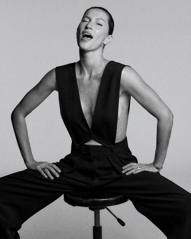 Найвисокооплачуваніша модель продемонструвала струнке тіло у звабливій фотосесії - фото 7