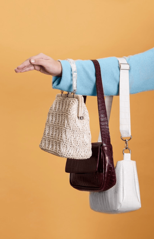 Серед сумок, що зараз в тренді - в'язані