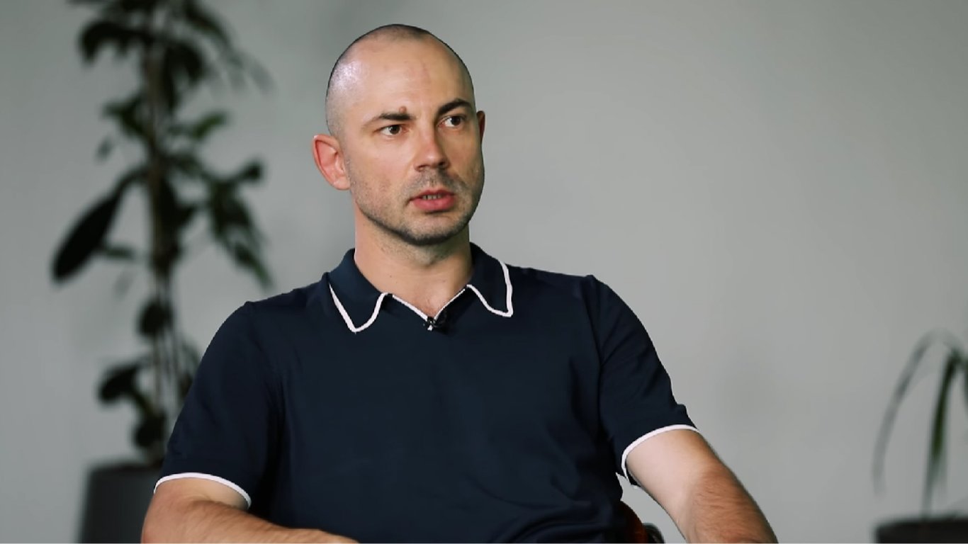 Андрей Бедняков рассказал, почему жена и дети не возвращаются в Украину