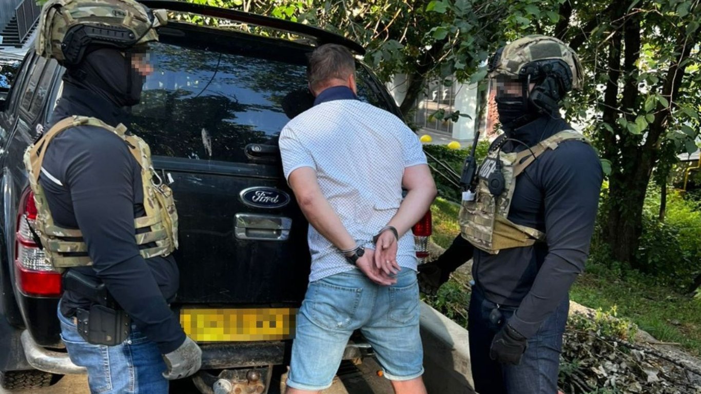 В Киеве будут судить чиновника Киевсовета за шантаж автоперевозчиков на сотни тысяч долларов