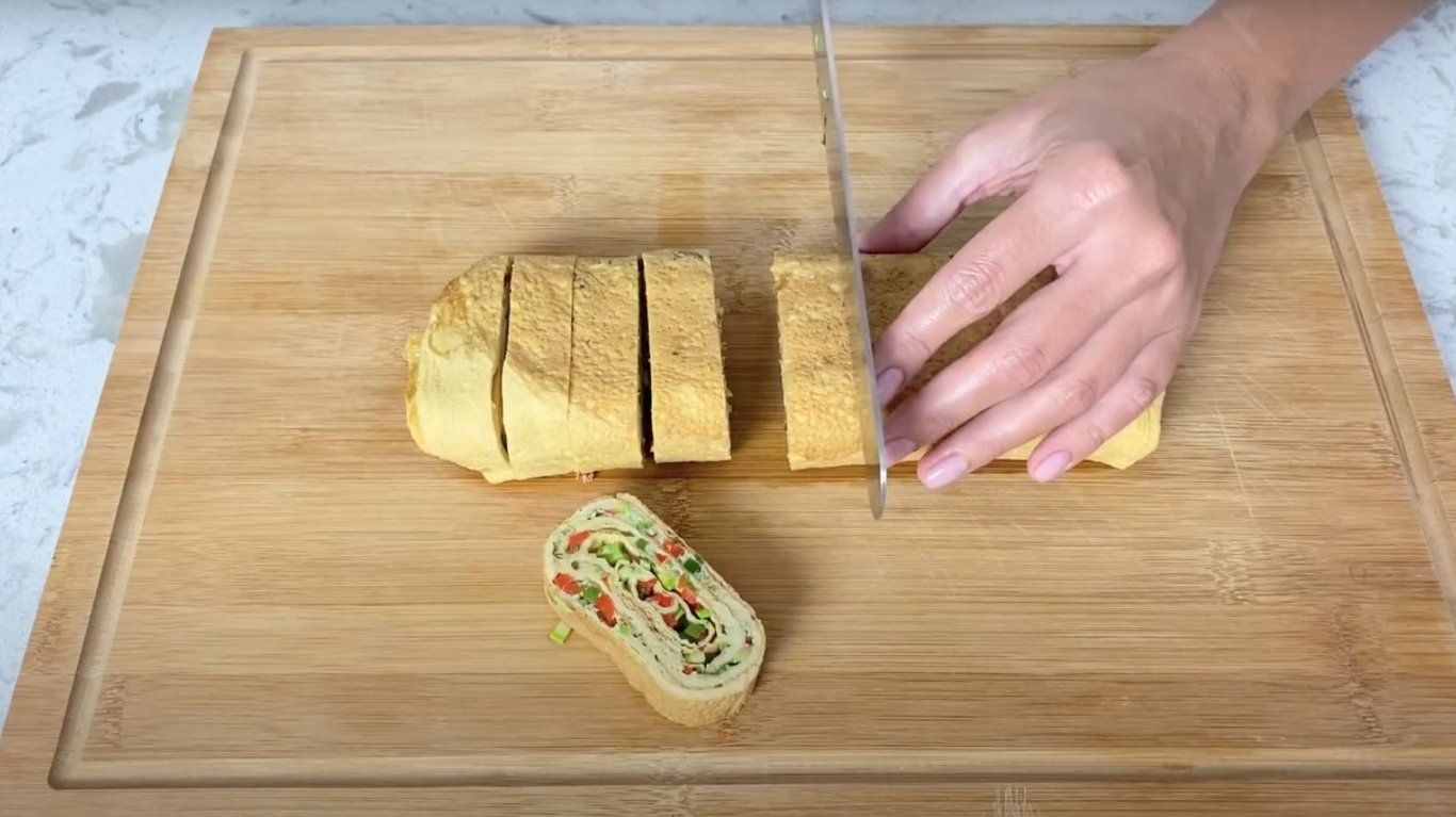 омлет на завтрак с овощами 