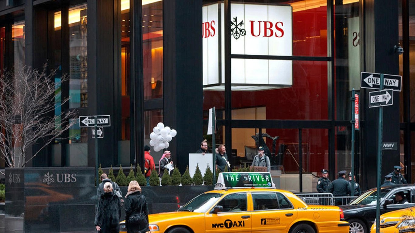 Банк Швейцарии UBS поглотит своего конкурента Credit Suisse
