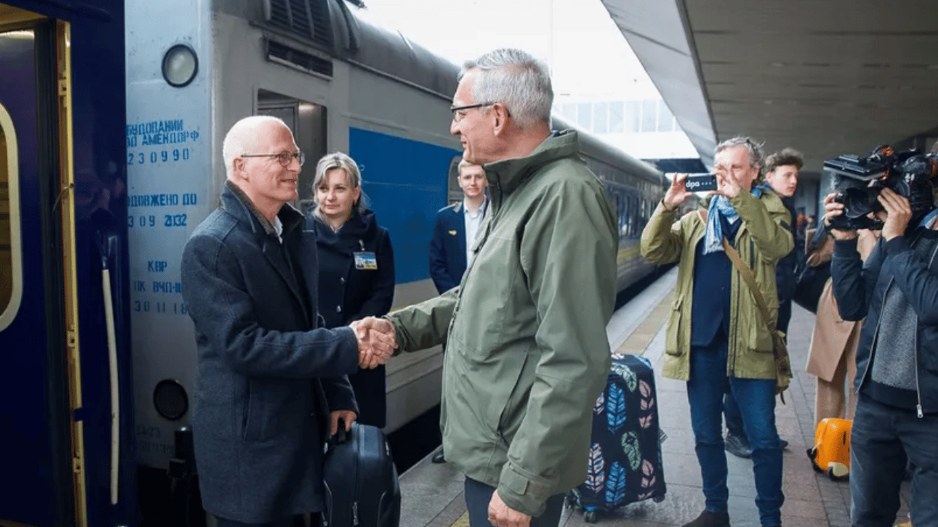 В Киев с необъявленным визитом приехал мэр Гамбурга — с кем планирует провести переговоры