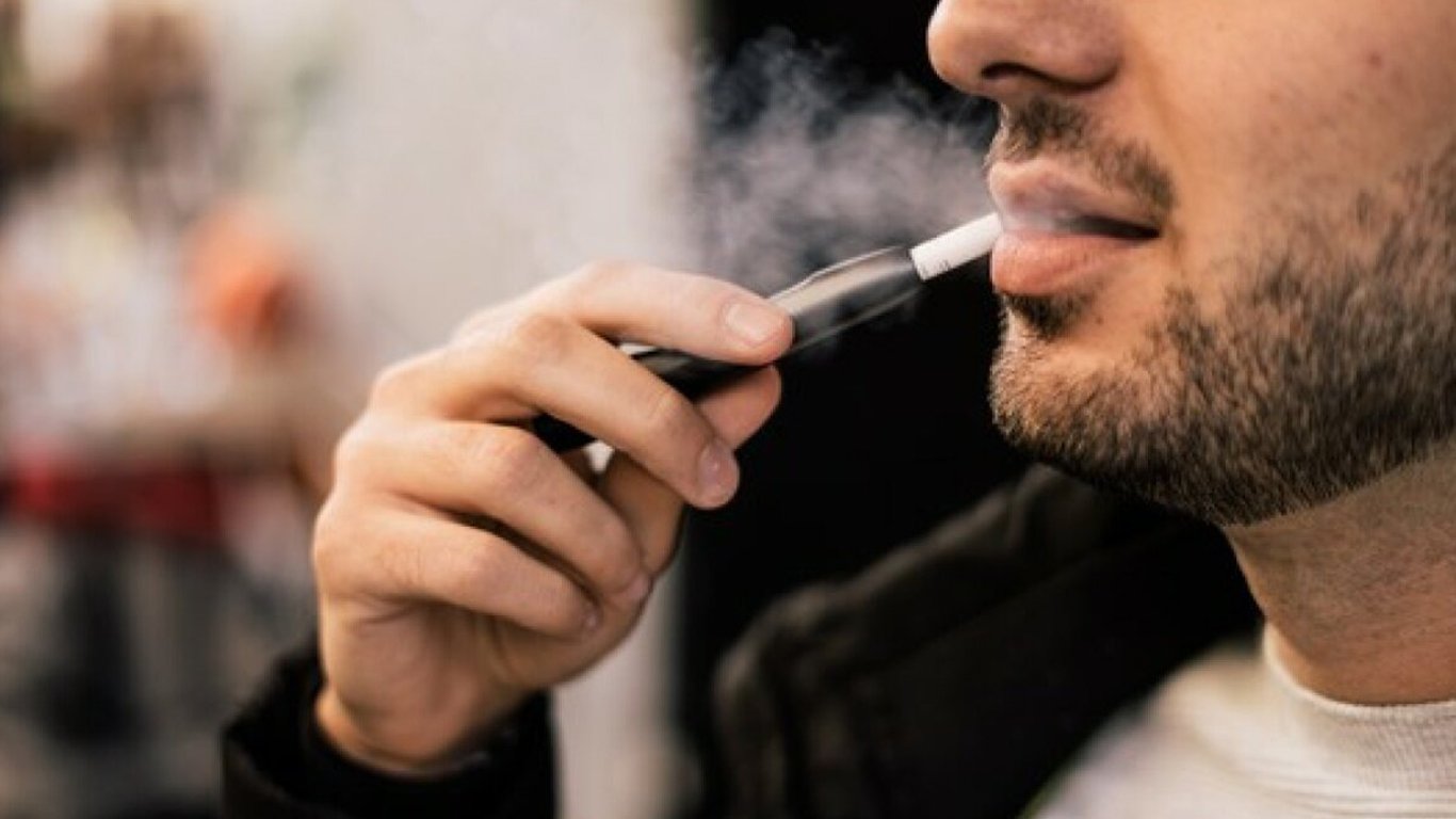 В Раді пропонують заборонити ароматизовані тютюнові вироби: деталі нового законопроєкту
