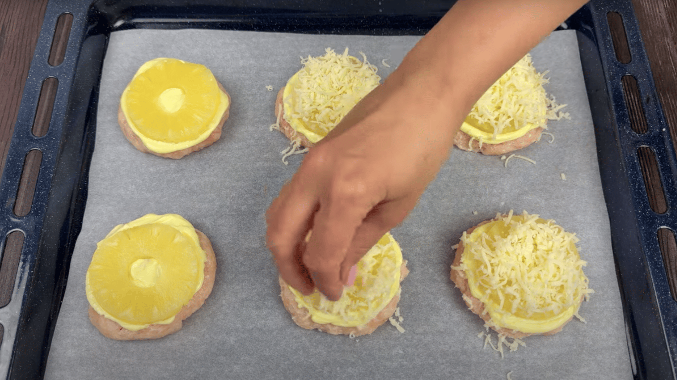 дуже смачні курячі котлети з ананасом від переможниці МастерШеф