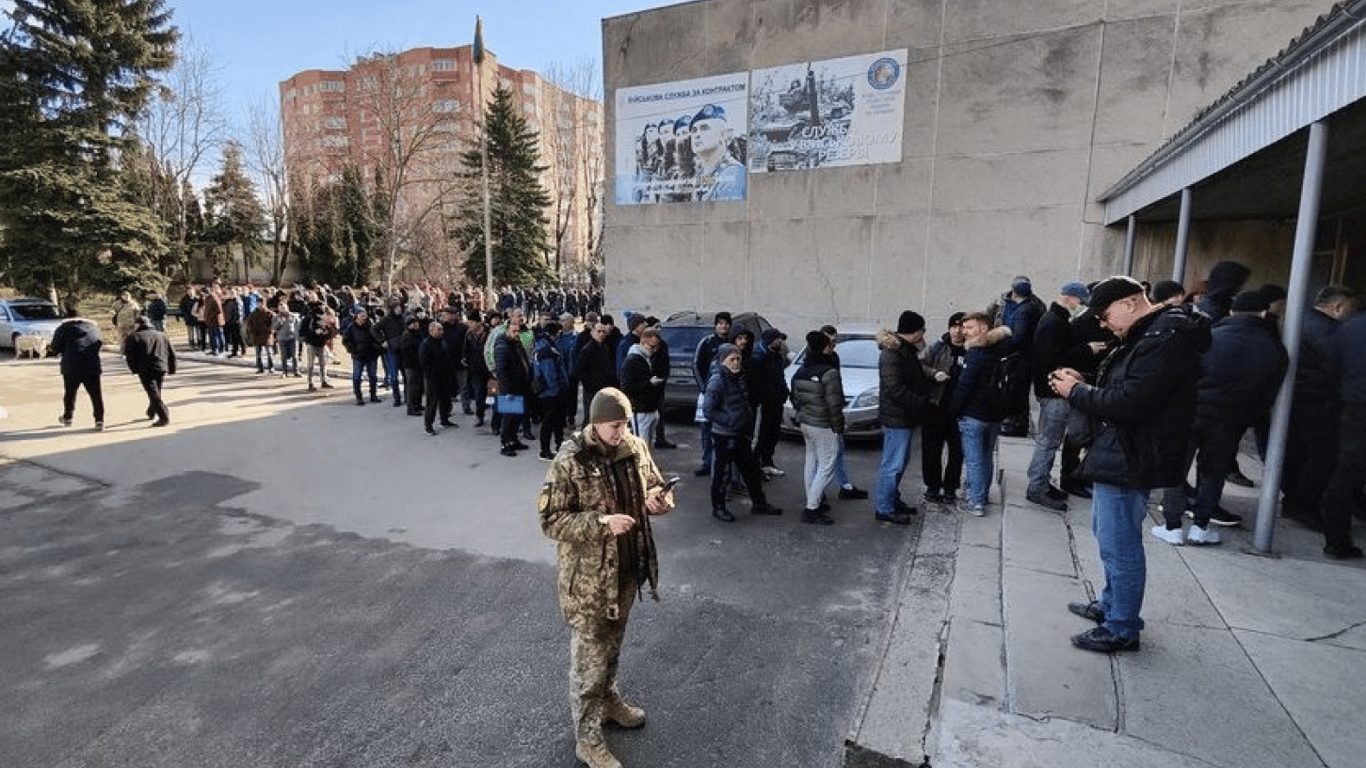 В Тернопольской области ТЦК незаконно удерживают мужчину после признания его непригодным