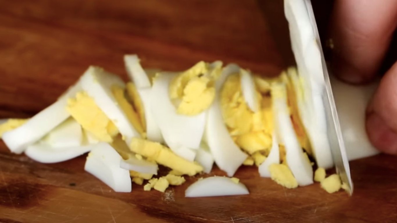 салат з редискою та крабовими паличками Весняний