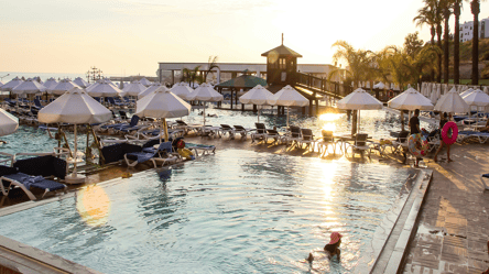 Курорти all inclusive — де тепліше море восени та які ціни - 285x160