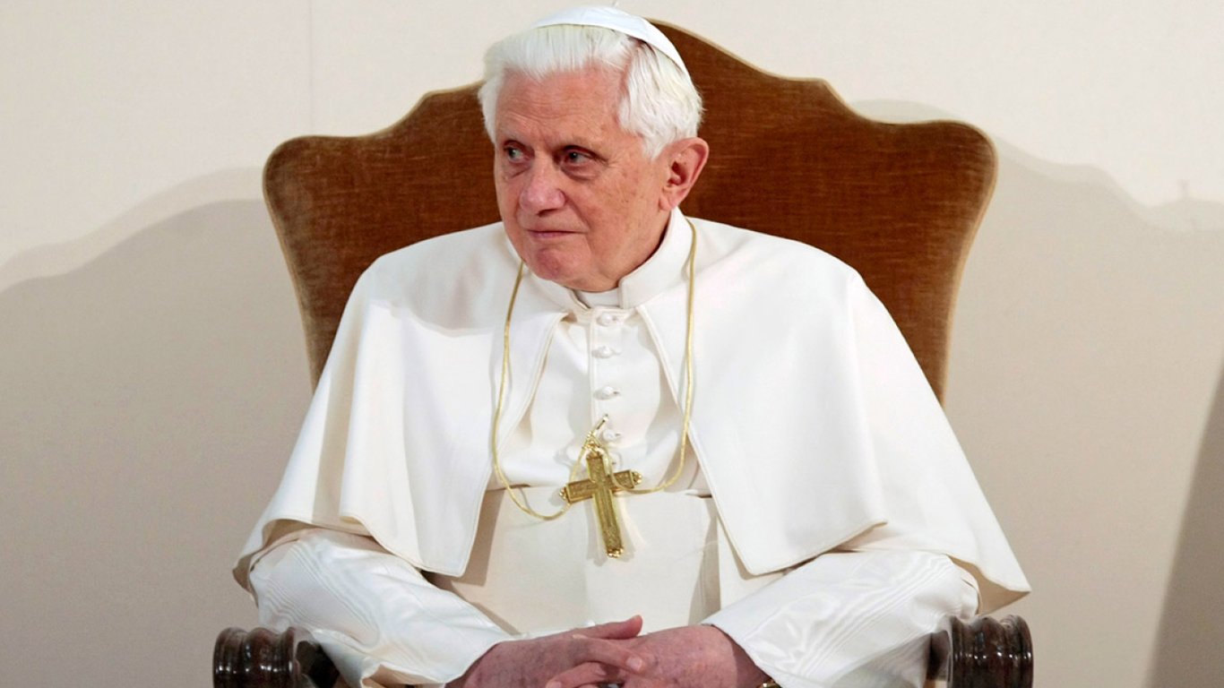 Помер Бенедикт XVI