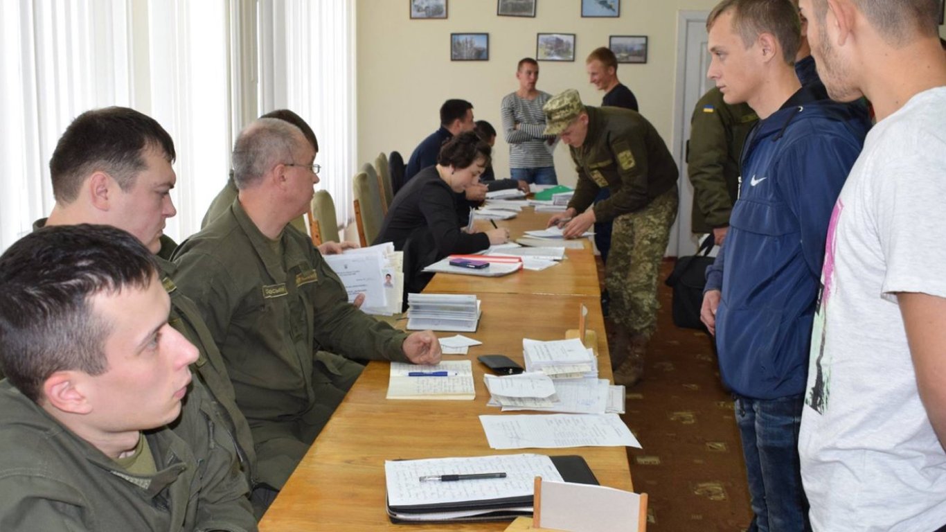 Мобілізація в Україні 2023 — хто восени має стати на військовий облік