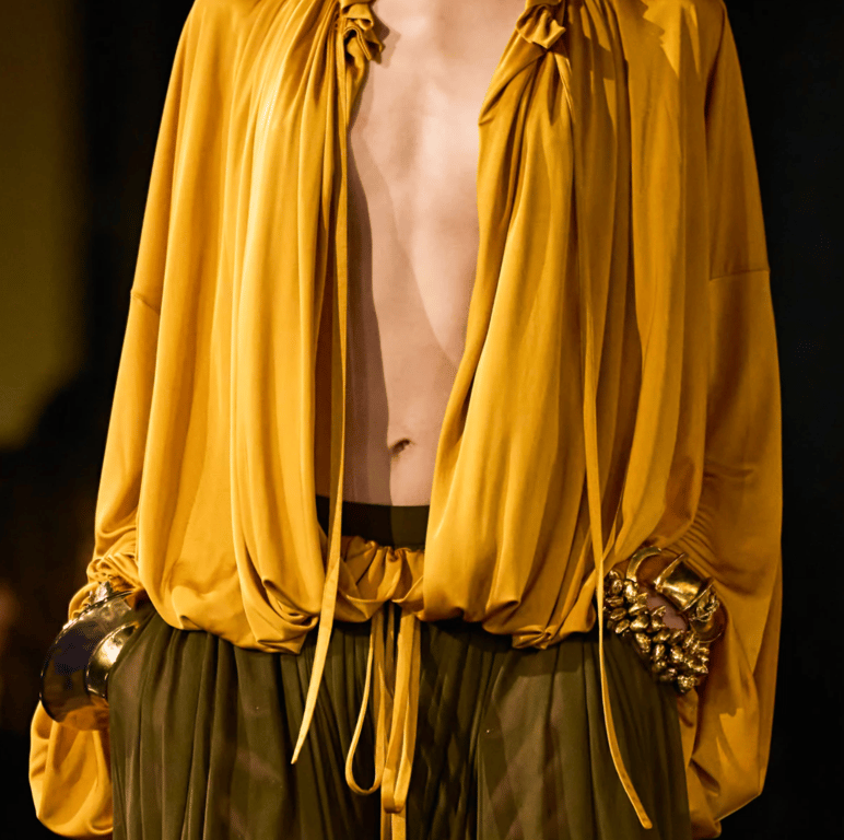 Нарашування браслетів має стильний вигляд цього сезону