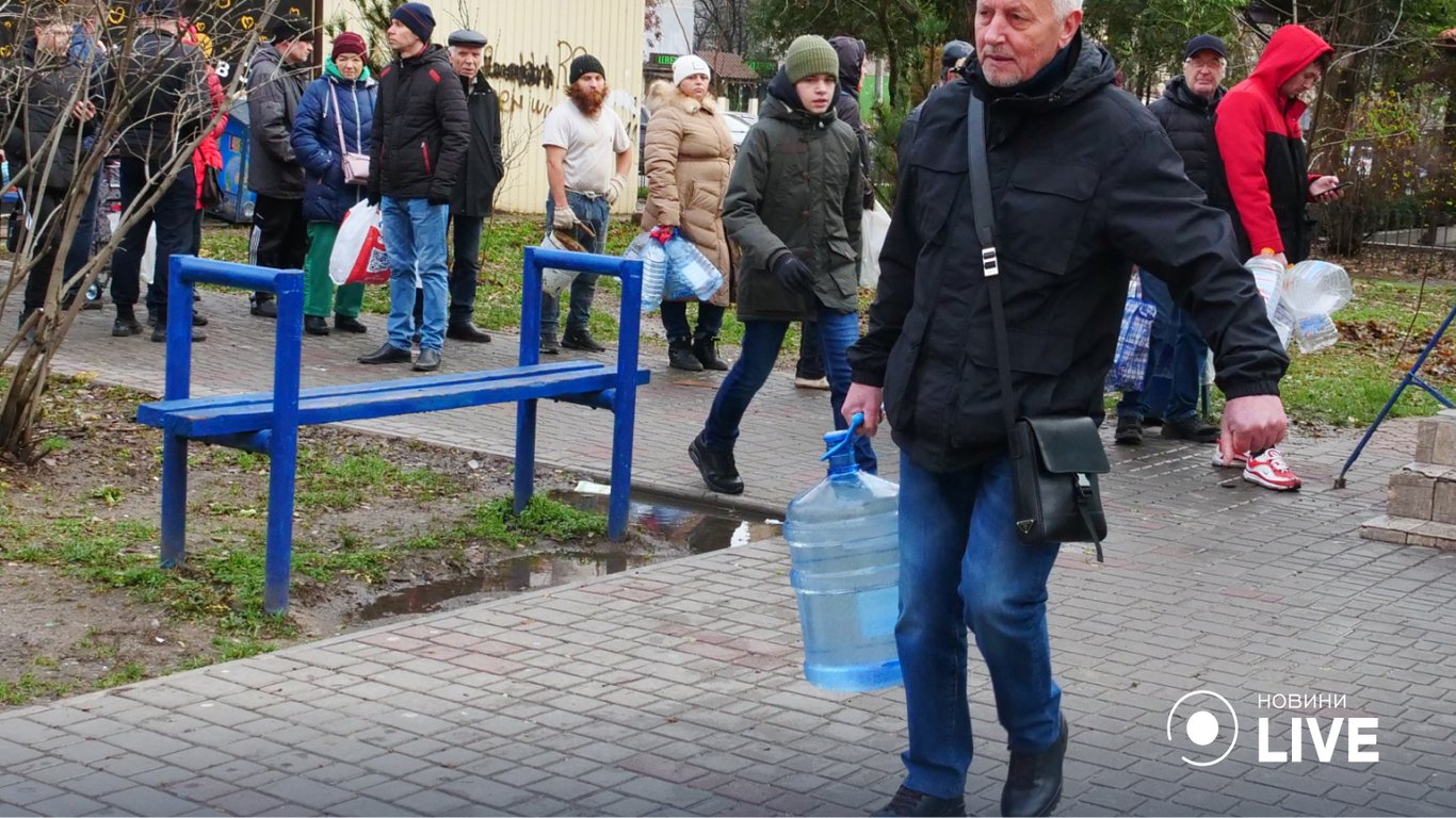 Где набрать воду: из-за атаки РФ в Одессе начнут работать мобильные бюветы
