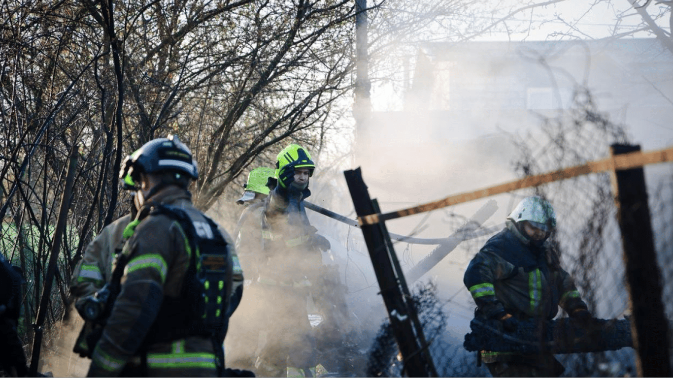 РФ атакувала житлові будинки у Чернігові: загинув підліток