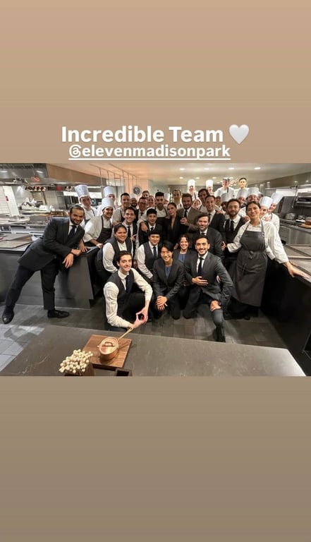 Бекхеми з командою ресторану Eleven Madison Park