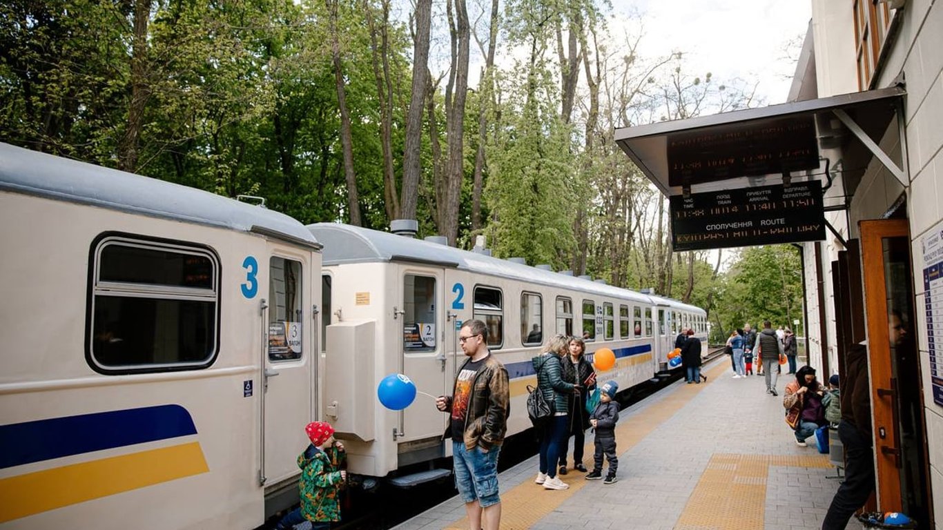 Мешканців Києва запрошують відвідати дитячу залізницю на великодні вихідні — деталі