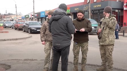 В ТЦК пояснили, де зазвичай служать ті, кому за п'ятдесят років - 290x160