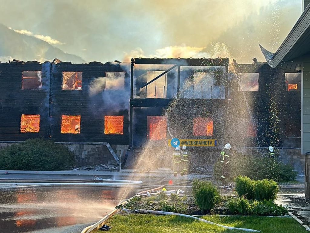 здание дачи Путина горит 30 мая