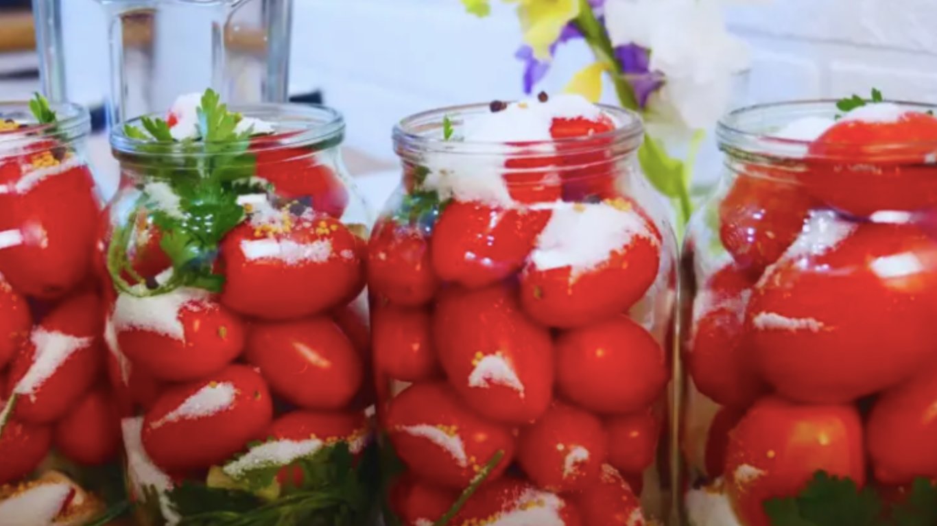 рецепт маринованих помідорів