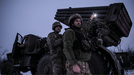 Почему бойцы уходят в СОЧ — военный назвал главные причины - 290x166