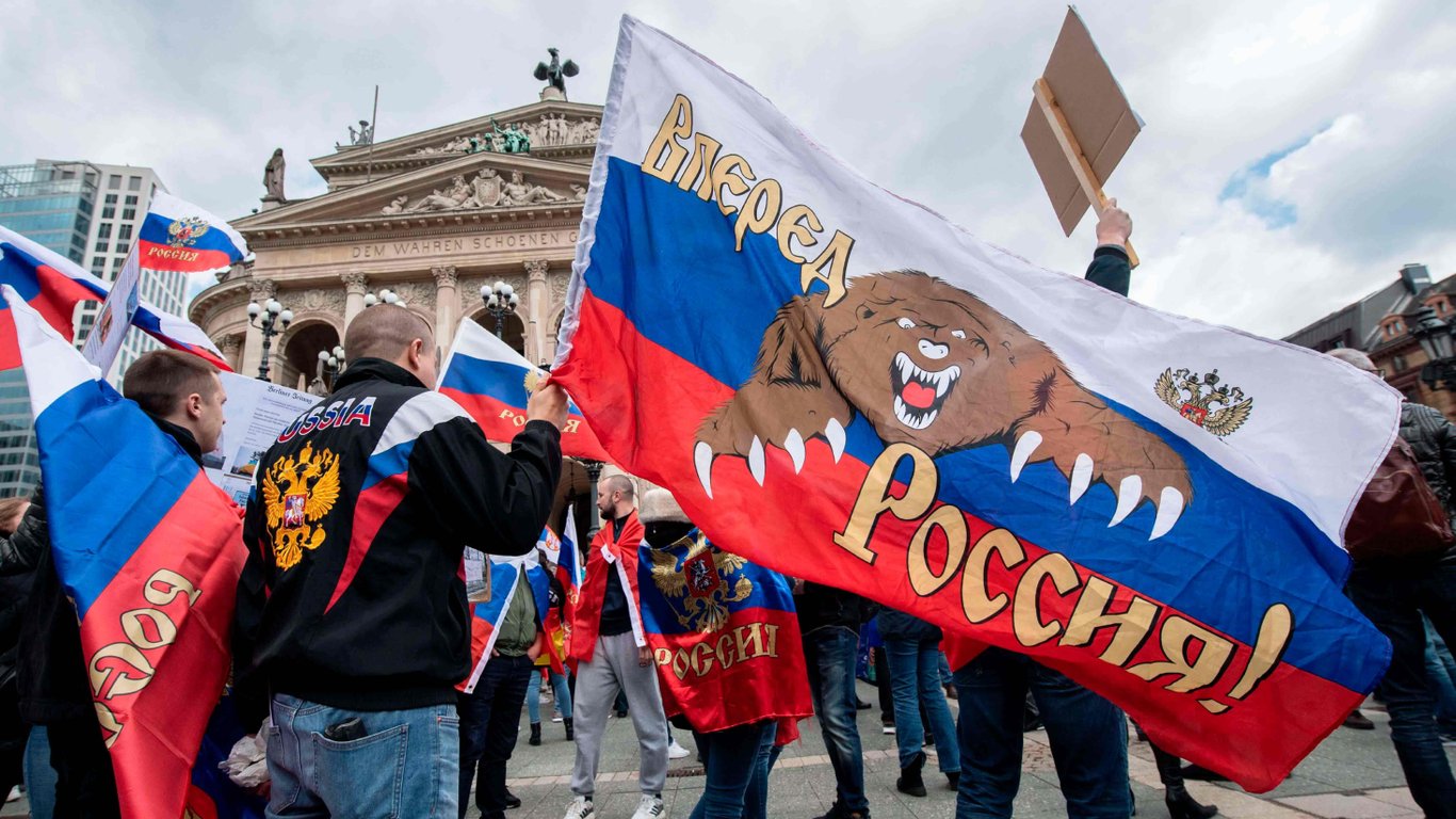 В России хотят ввести ответственность за русофобию — кому это грозит