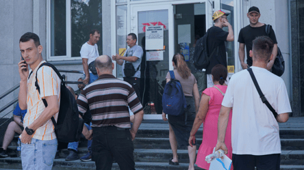 Чоловіки з 60 років миттєво втрачають бронь: як працює нова система - 290x160
