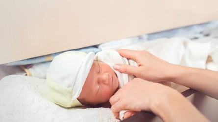 Новорічний бебі-бум: в Одеській області жінка народила в амбулаторії - 285x160