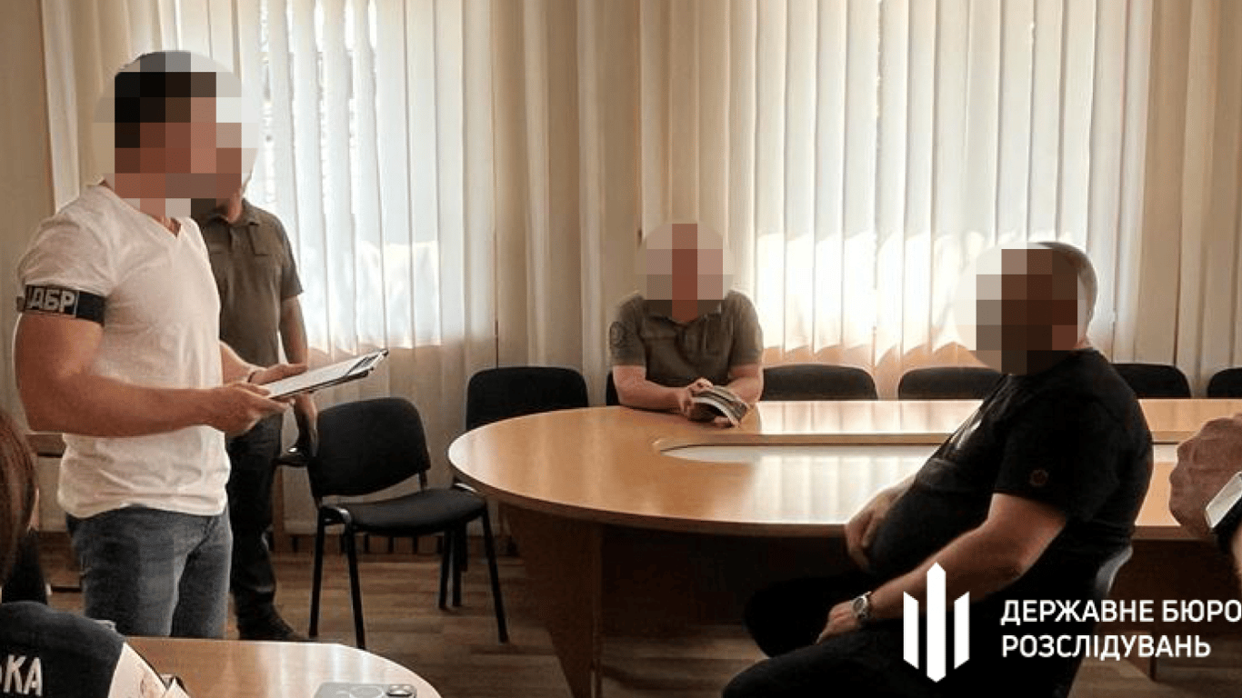 Пообещал освободить раньше времени: ГБР задержало начальника тюрьмы