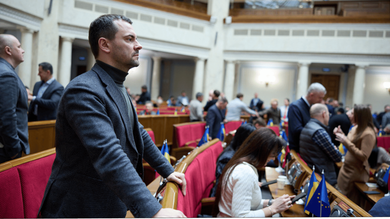 Рада продлила действие военного сбора на три года после войны