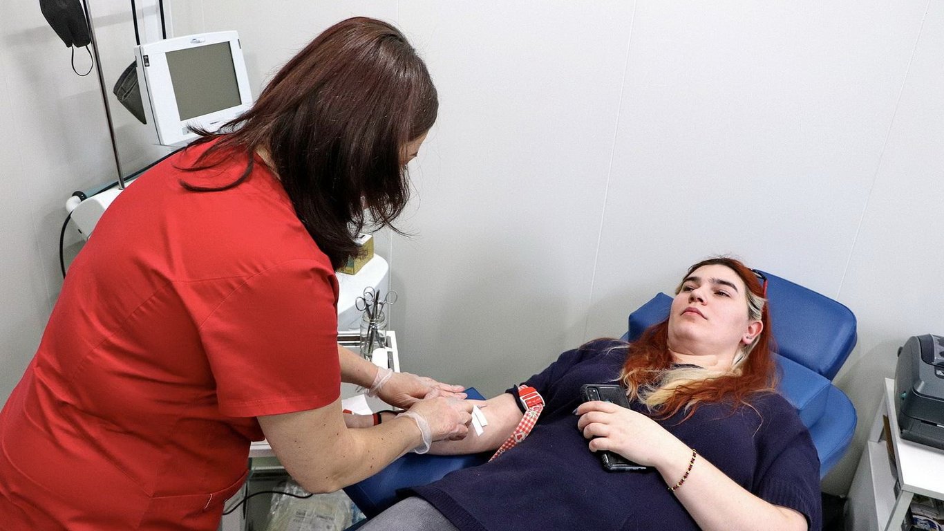 Ко дню влюбленных в Одессе провели акцию донорства крови