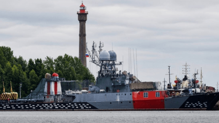 РФ маскує кораблі під будинки в Чорному морі: нова тактика ворога - 290x166