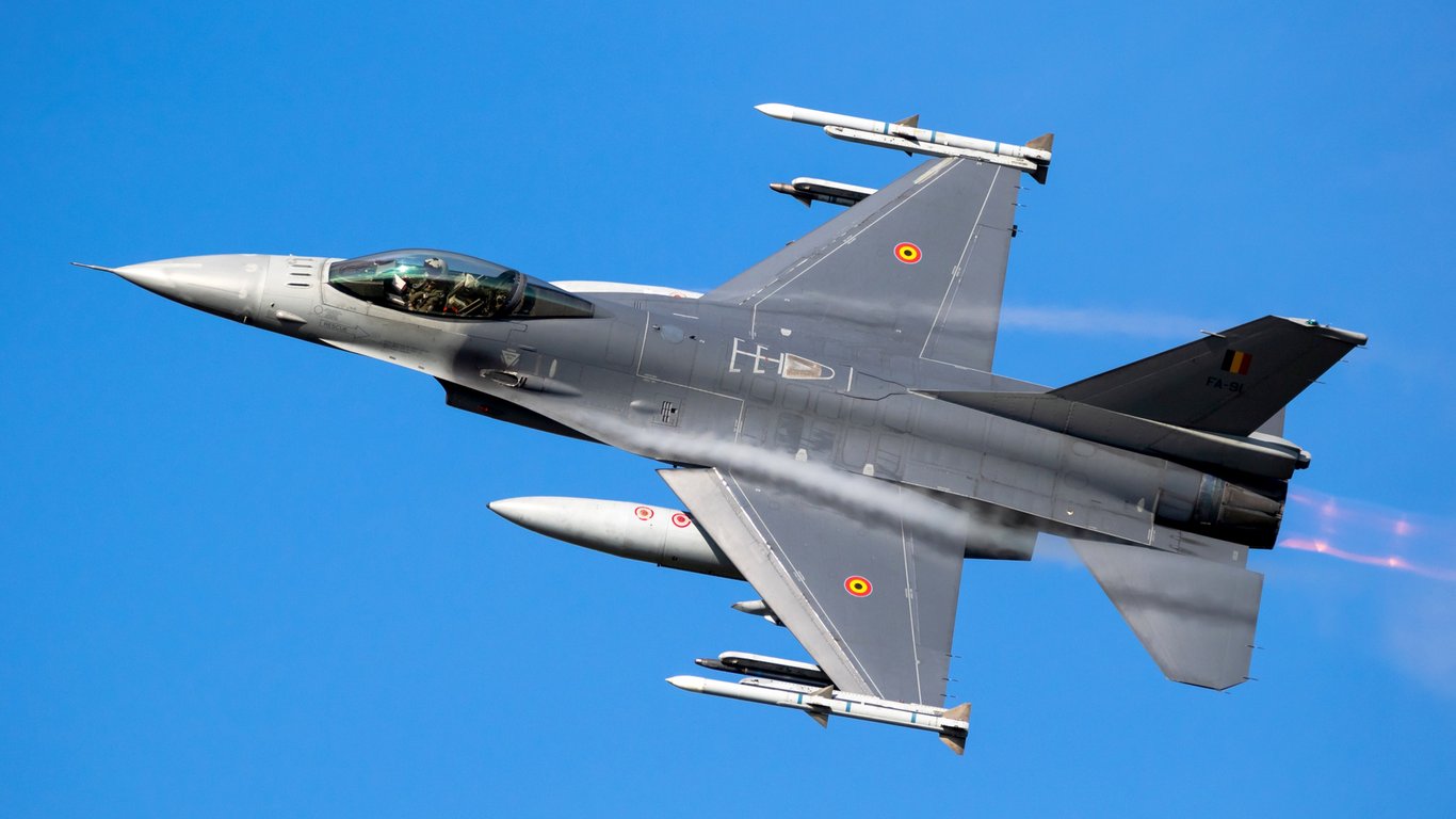 Винищувачі F-16, які Нідерланди передадуть Києву, можуть бути використані для ударів по цілях на території Росії