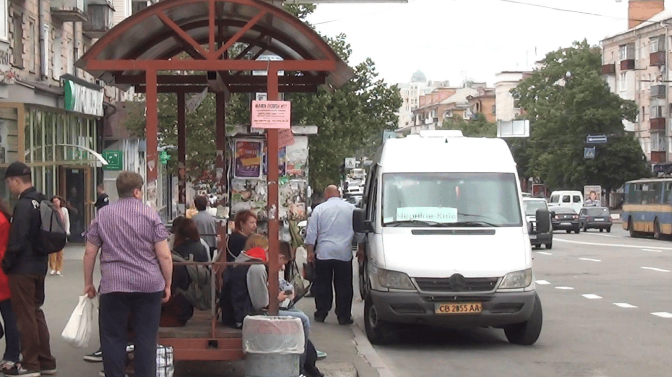 Мобілізація в Україні — чи можуть військові вручати повістки у транспорті