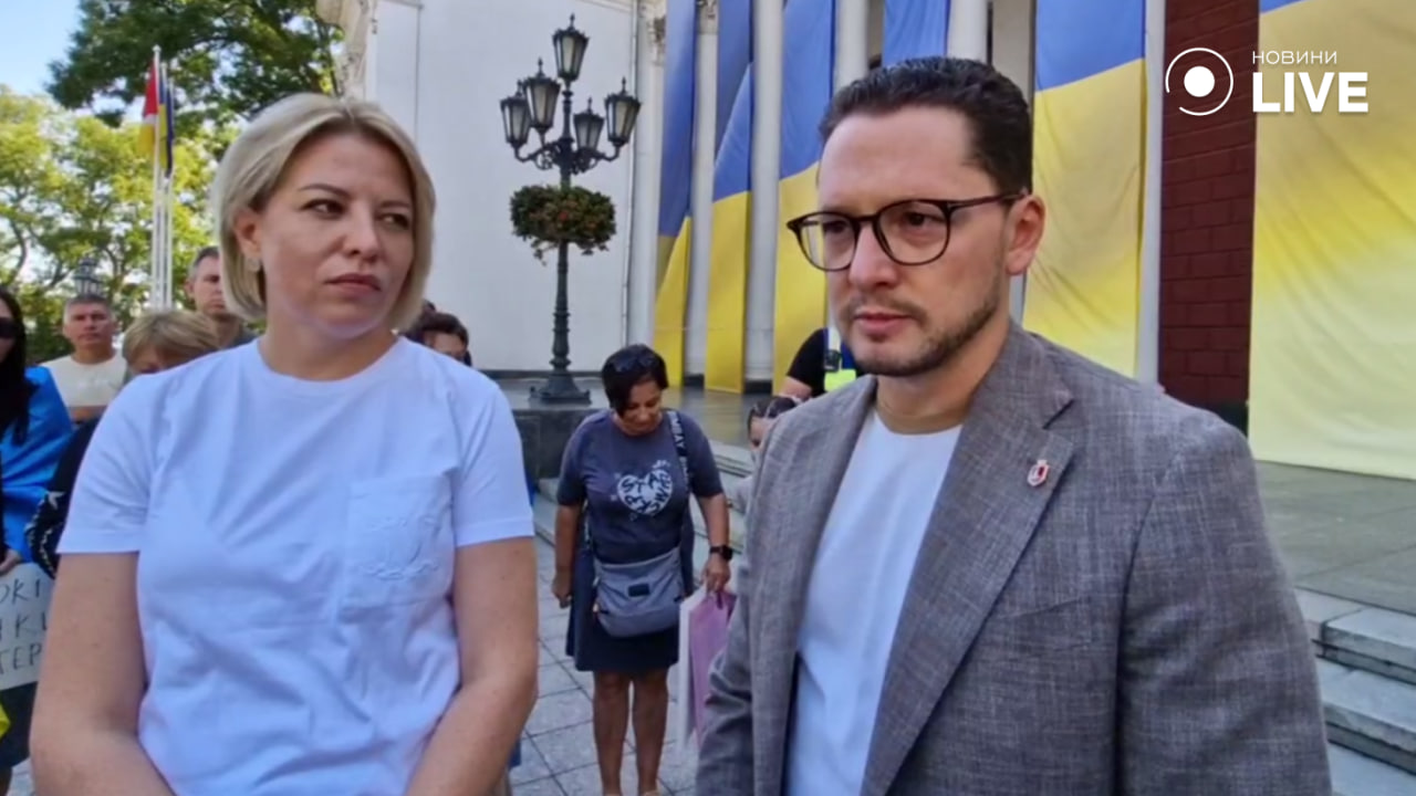 Шана павшим героям - акция под городским советом Одессы - фото 4