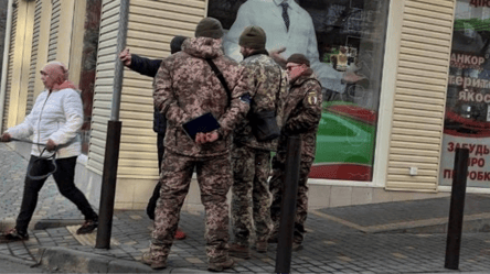 Скільки випадків нападу на працівників ТЦК зафіксували з 2022 - 285x160