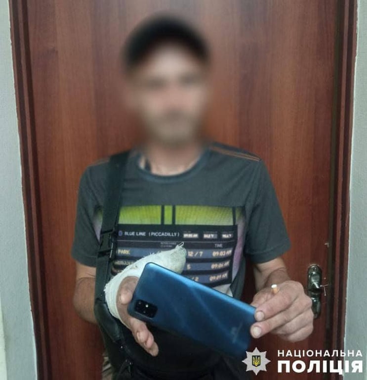 Пограбування під час застілля — у Києві зловмисника відправили за ґрати - фото 1