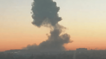 Нічні вибухи у Криму — ЗМІ повідомляють про атаку на військовий аеродром росіян "Бельбек" - 285x160